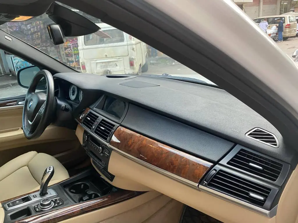 BMW X5 2012 للبيع بمواصفات فاخرة وسقف بانورامي - صورة 2