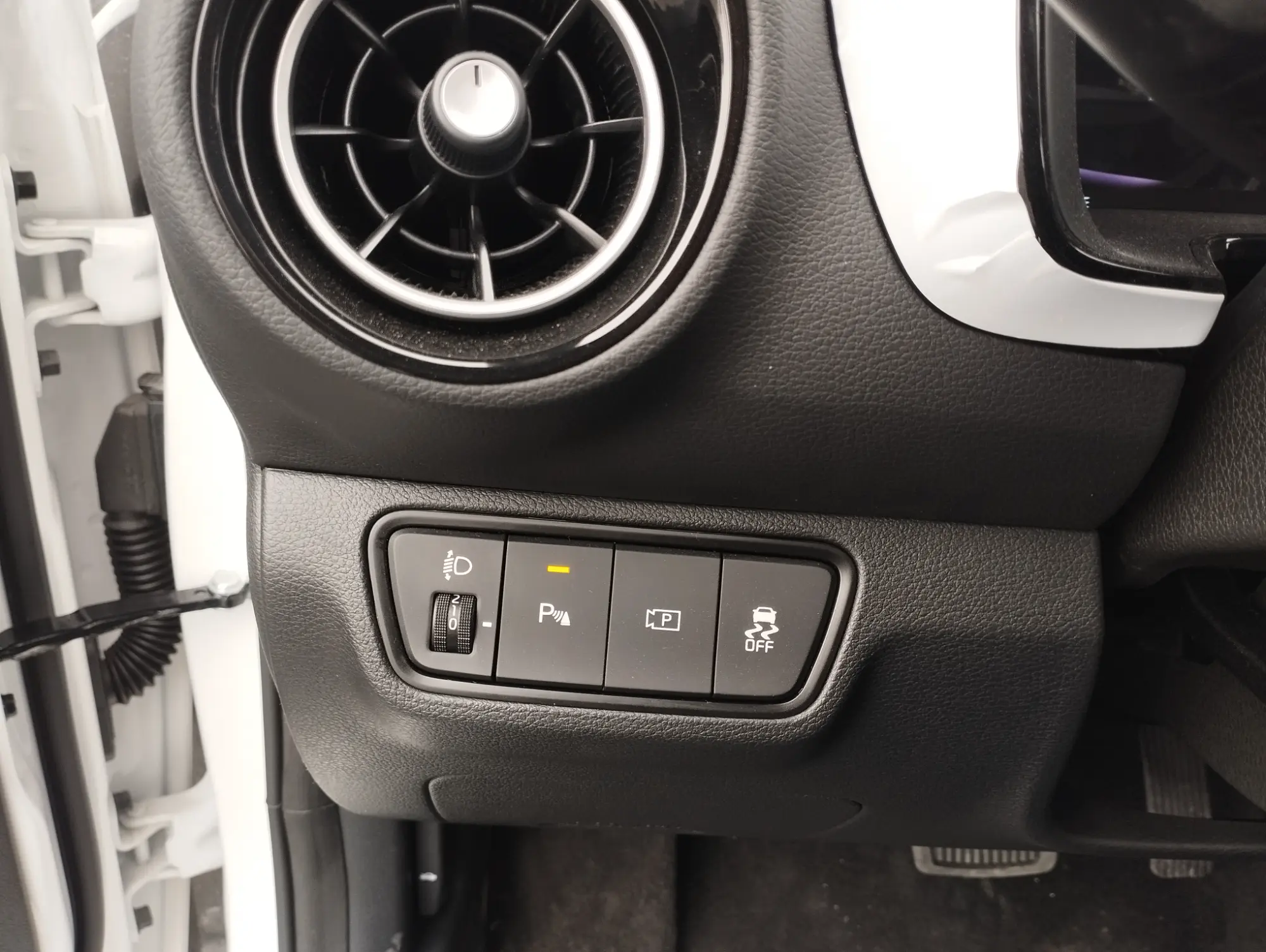 Kia k3 2025  - صورة 8