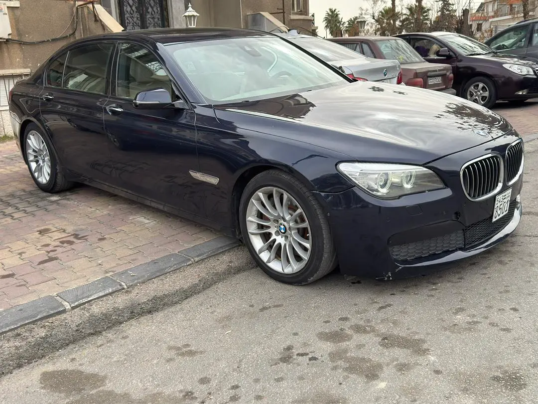BMW 750 Li 2014 - صورة 1