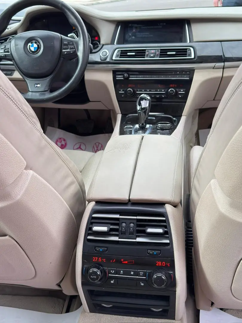 BMW 750 Li 2014 - صورة 4