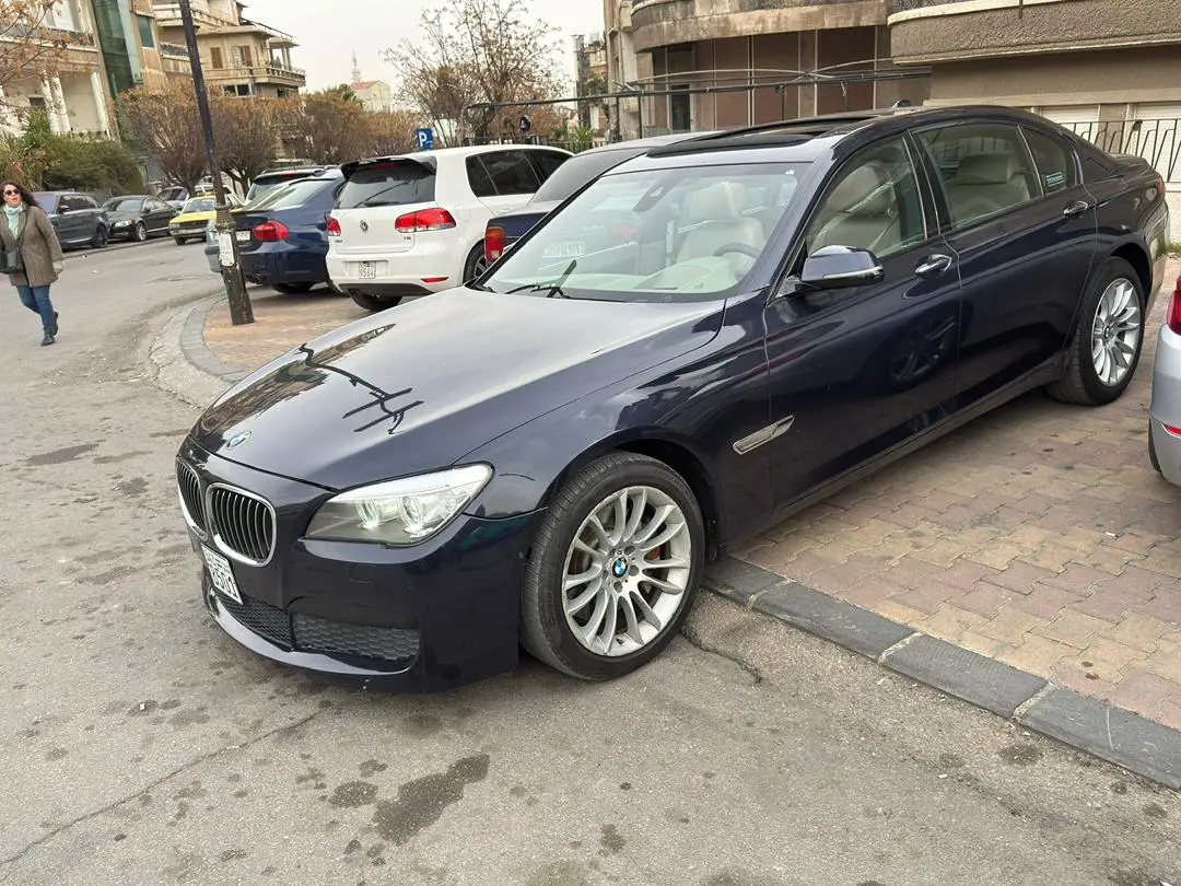 BMW 750 Li 2014 - صورة 8