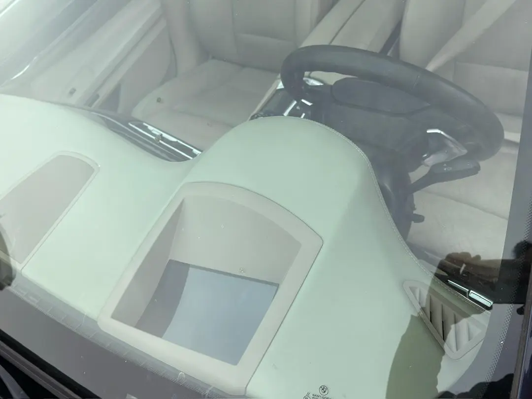 BMW 750 Li 2014 - صورة 16