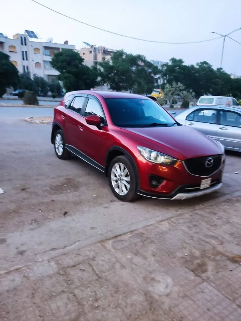 مازدا CX-5 2012 دفع رباعي بتصميم جذاب - صورة 2