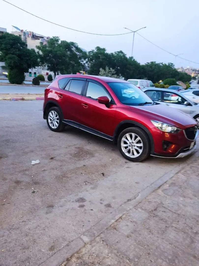 مازدا CX-5 2012 دفع رباعي بتصميم جذاب - صورة 7