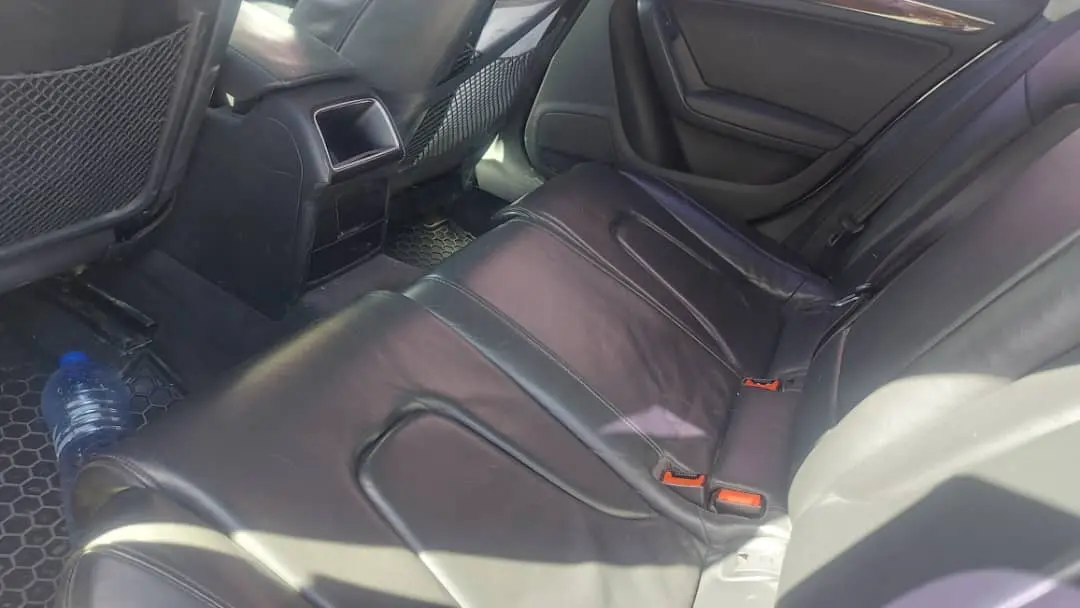 أودي A4 2011 أوتوماتيك بحالة ممتازة - صورة 5