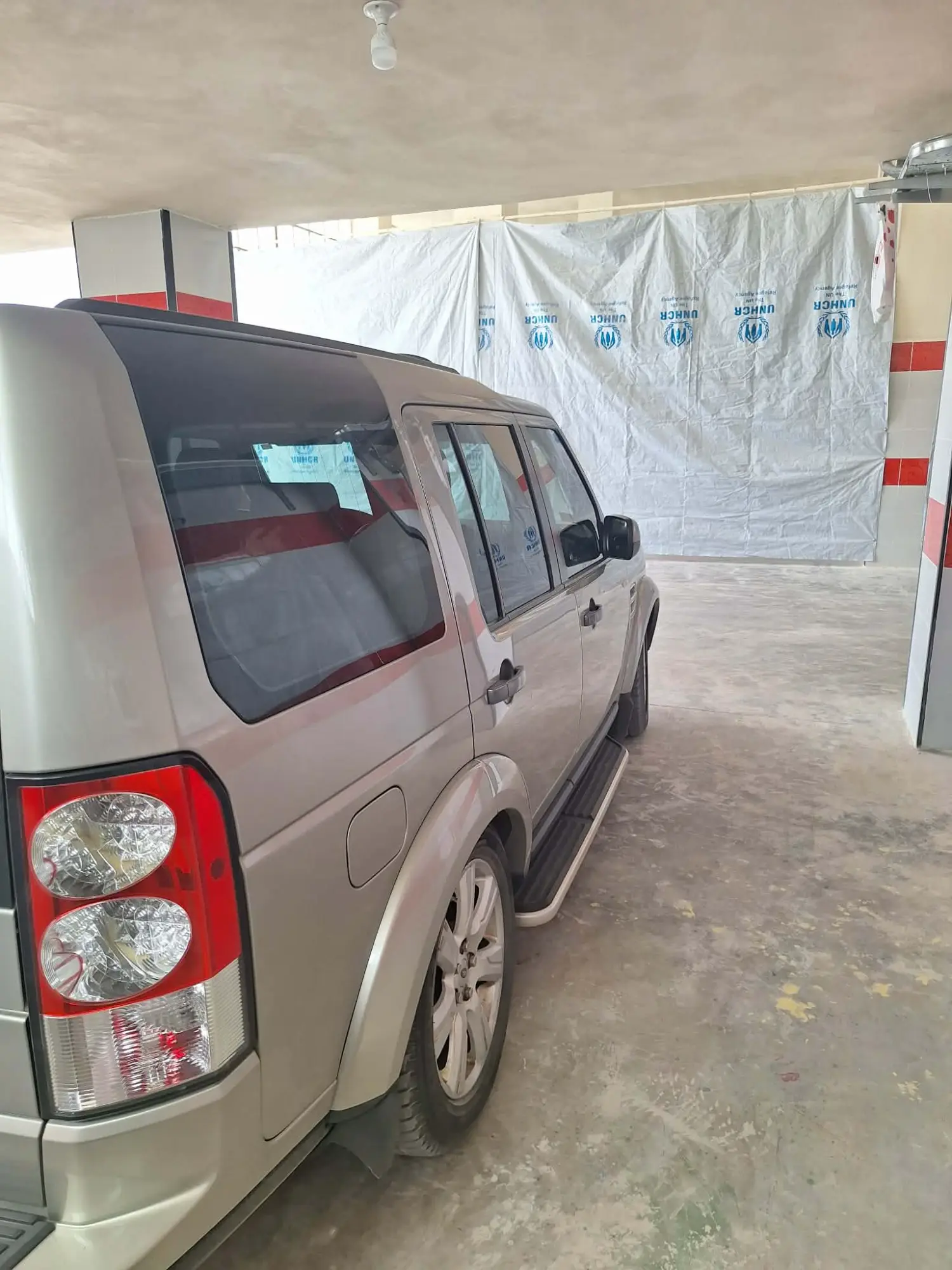 لاند روفر 2013 LR4 محرك 8 سلندر سبع مقاعد  - صورة 5