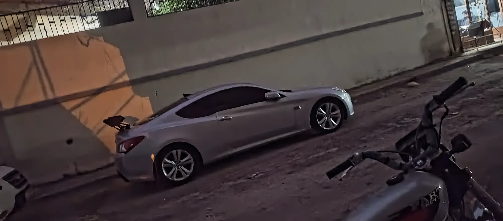 هيونداي جينيسيس كوبيه 2012 للبيع، بمظهر رياضي مميز - صورة 2