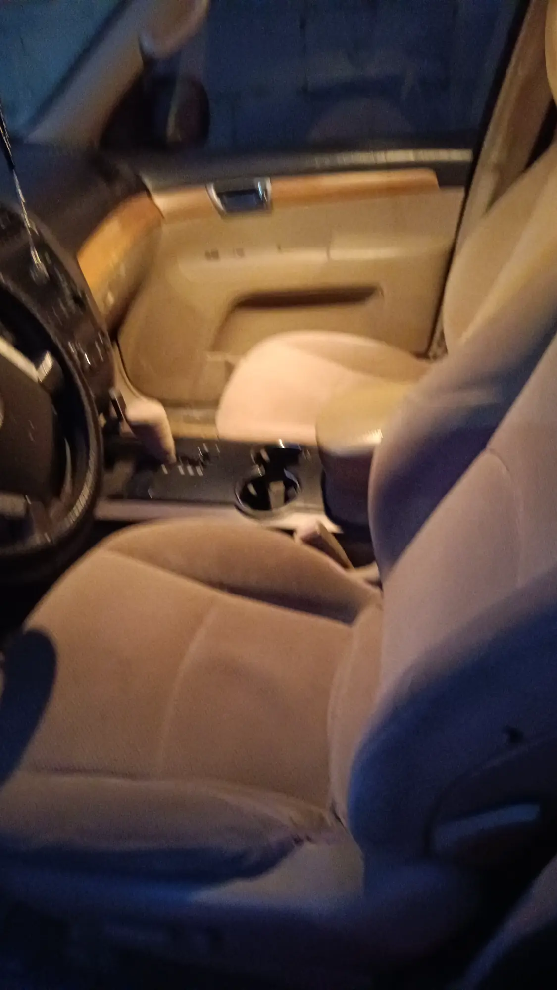 كيا موهافي 2012 دفع رباعي للبيع بحالة ممتازة - صورة 9