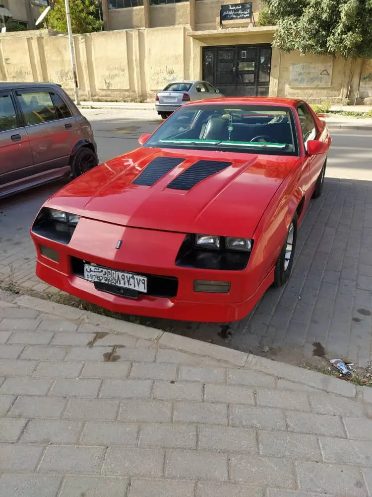 شيفروليه كامارو 1990 كوبيه رياضية كلاسيكية - صورة 3