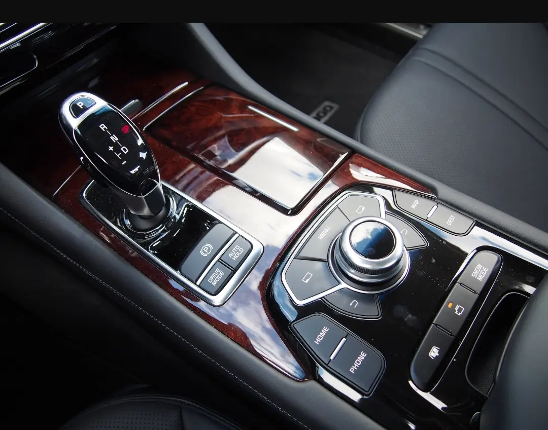 كيا K900 2015 سيدان فاخرة بأعلى المواصفات - صورة 4