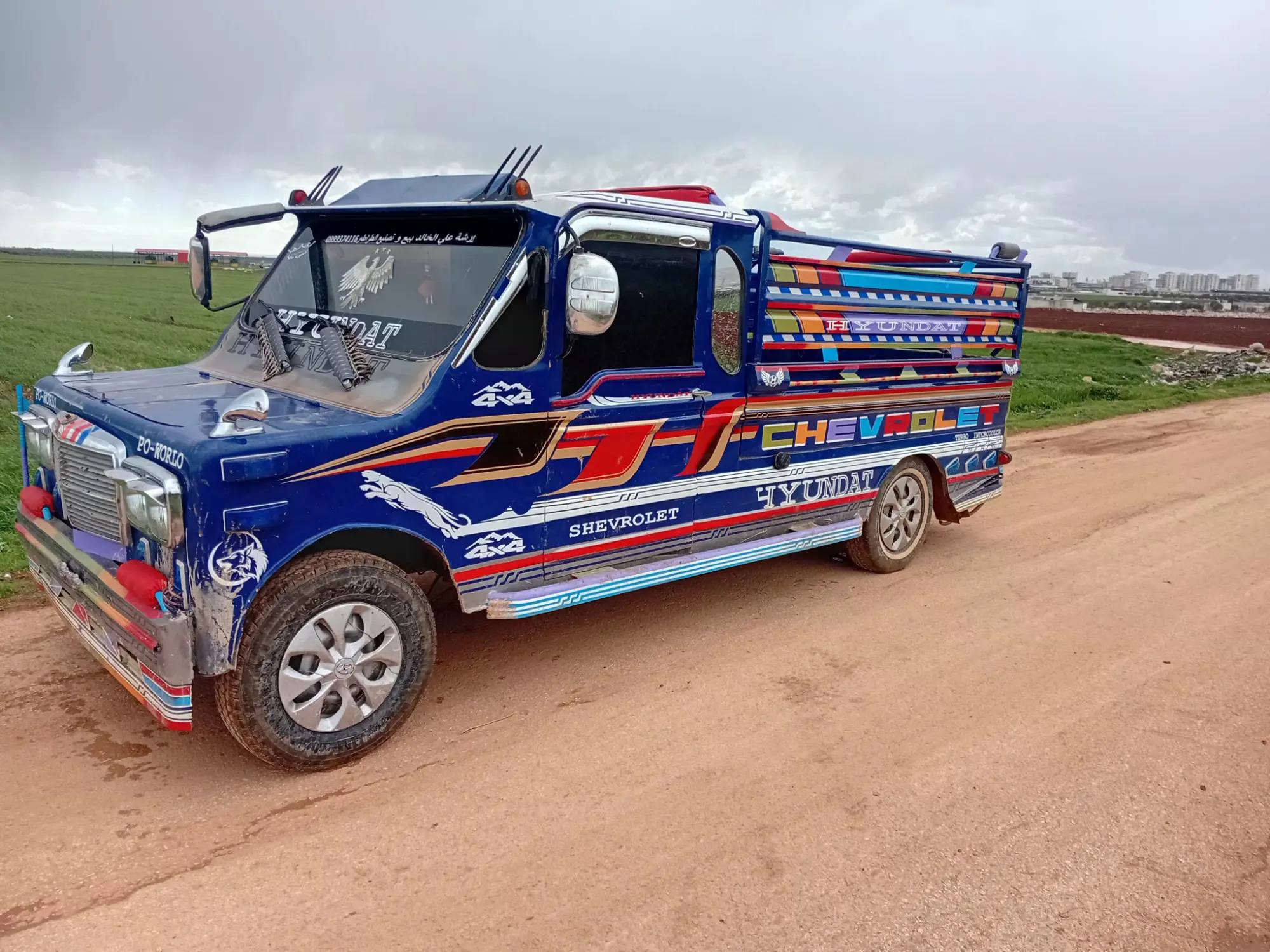 شيفروليه بيك أب 1997 مخصصة ومزخرفة - صورة 1