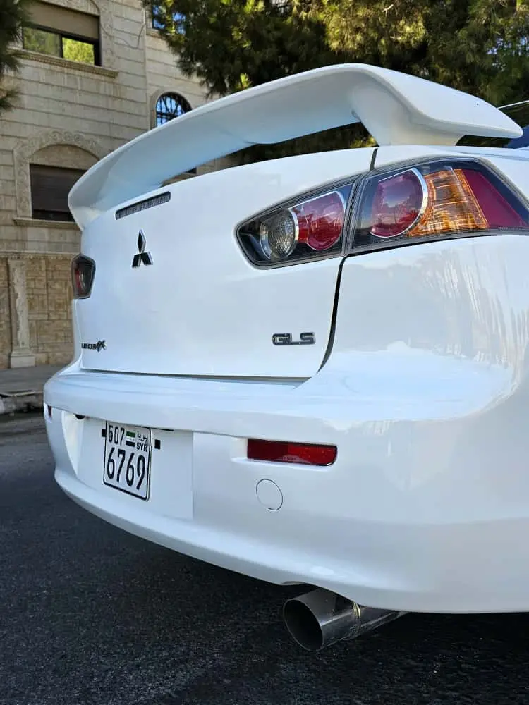 ميتسوبيشي لانسر GLS 2011 أوتوماتيك بحالة الوكالة - صورة 7