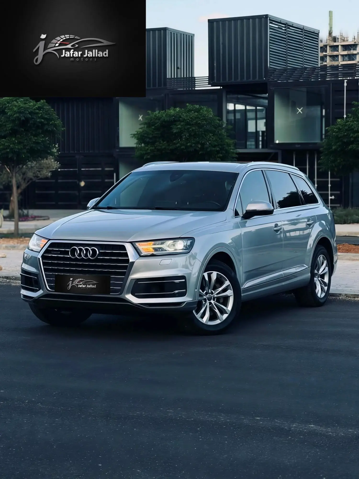 أودي كيو 7 2016 دفع رباعي فاخرة بحالة ممتازة