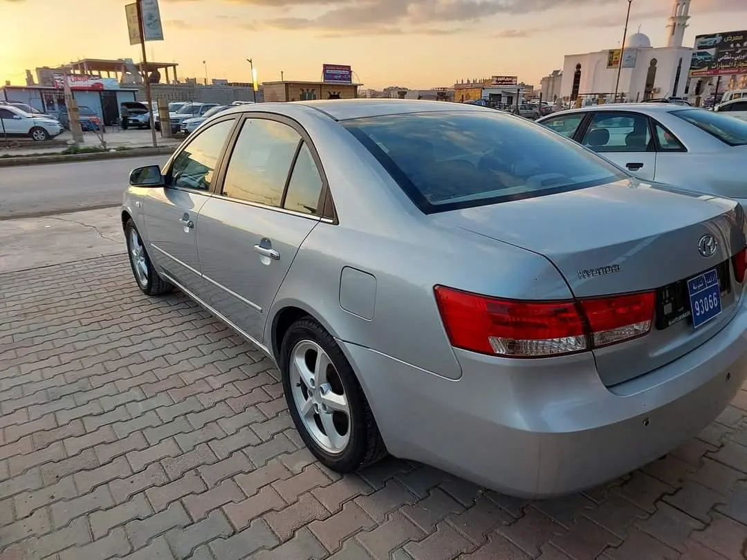 هيونداي سوناتا 2006 أوتوماتيك بحالة ممتازة - صورة 5