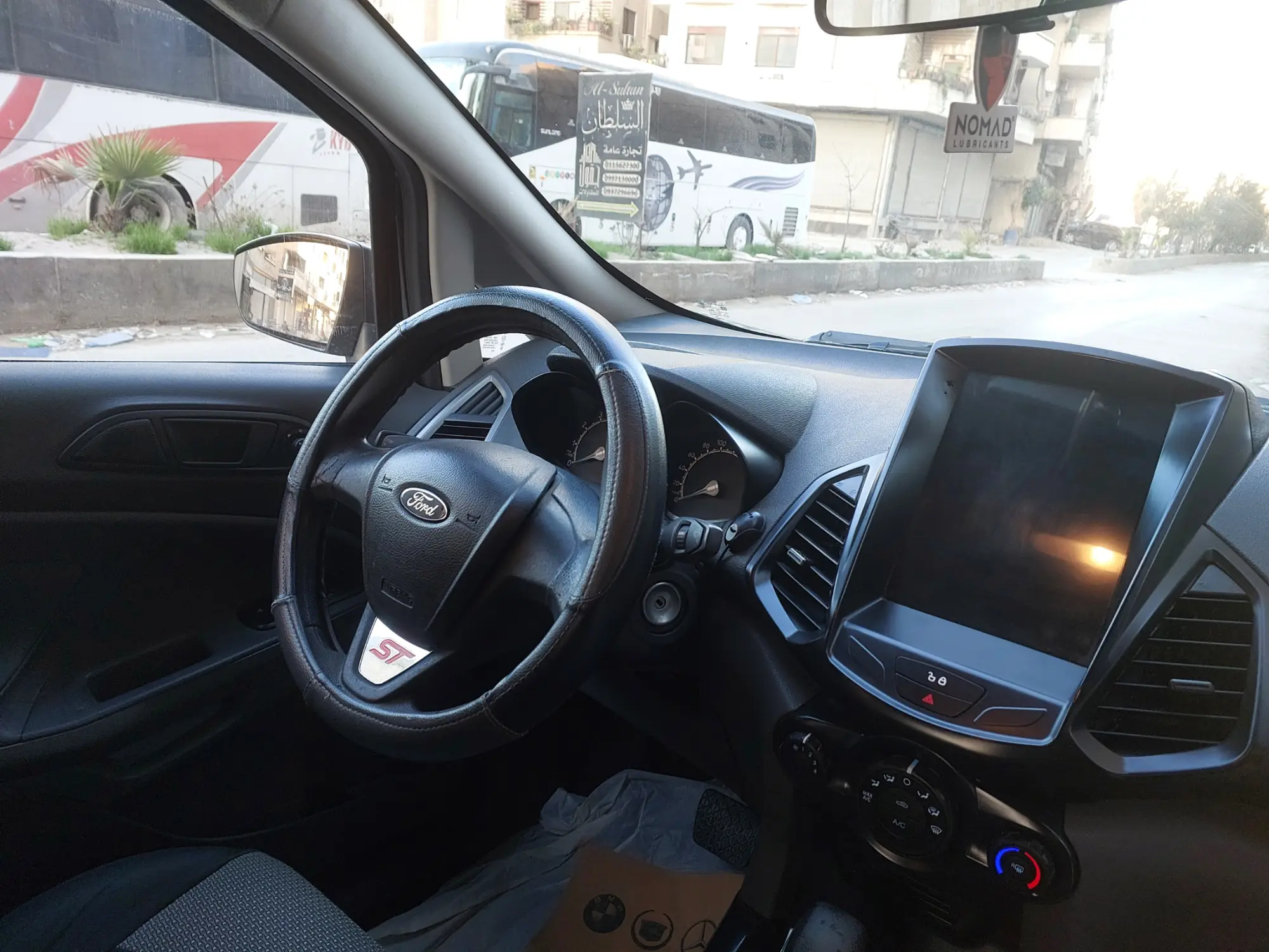 فورد إيكو سبورت 2017 SUV أوتوماتيك بحالة ممتازة - صورة 7