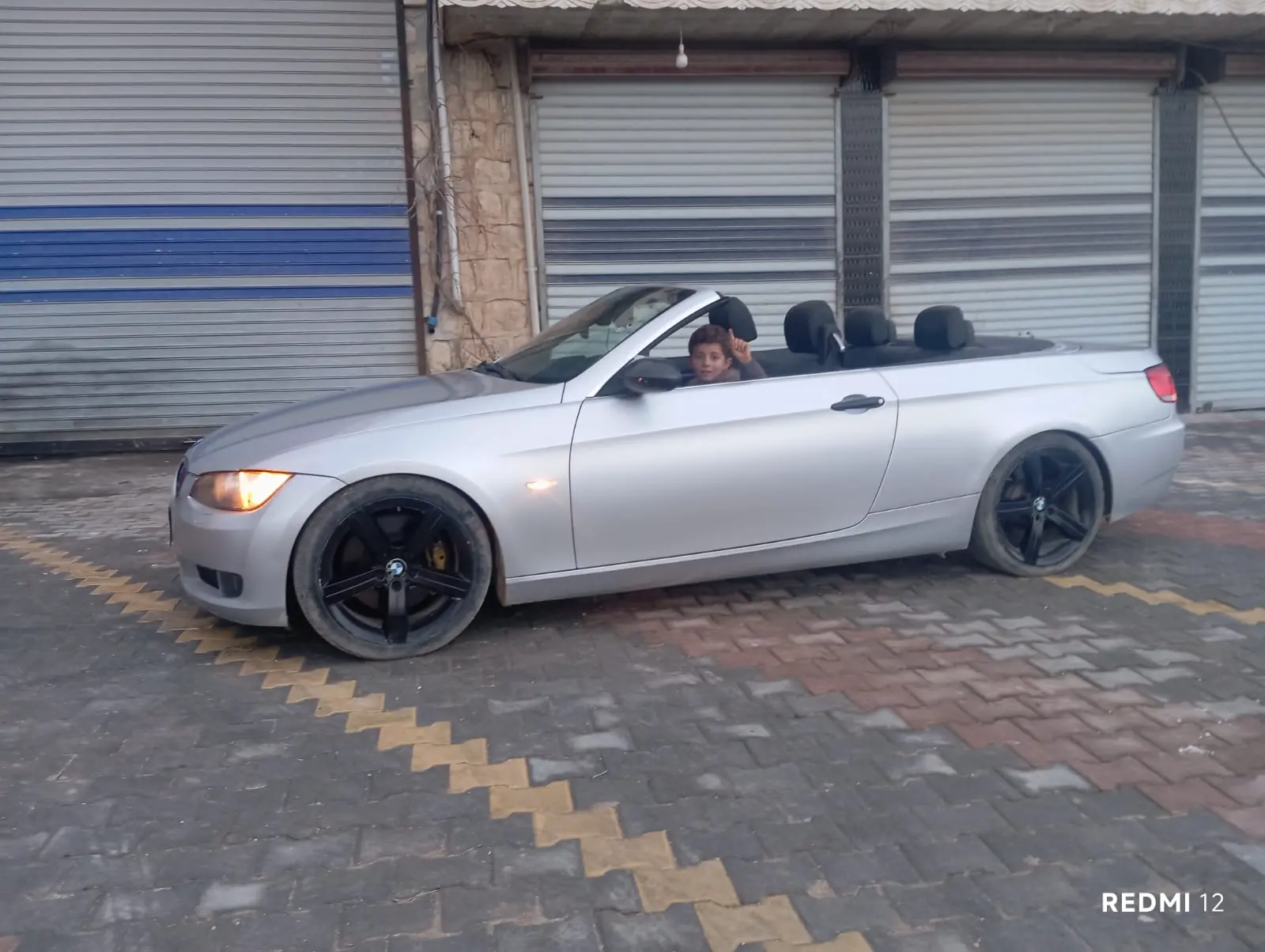 بي إم دبليو الفئة الثالثة 2008 مكشوفة للبيع - صورة 1