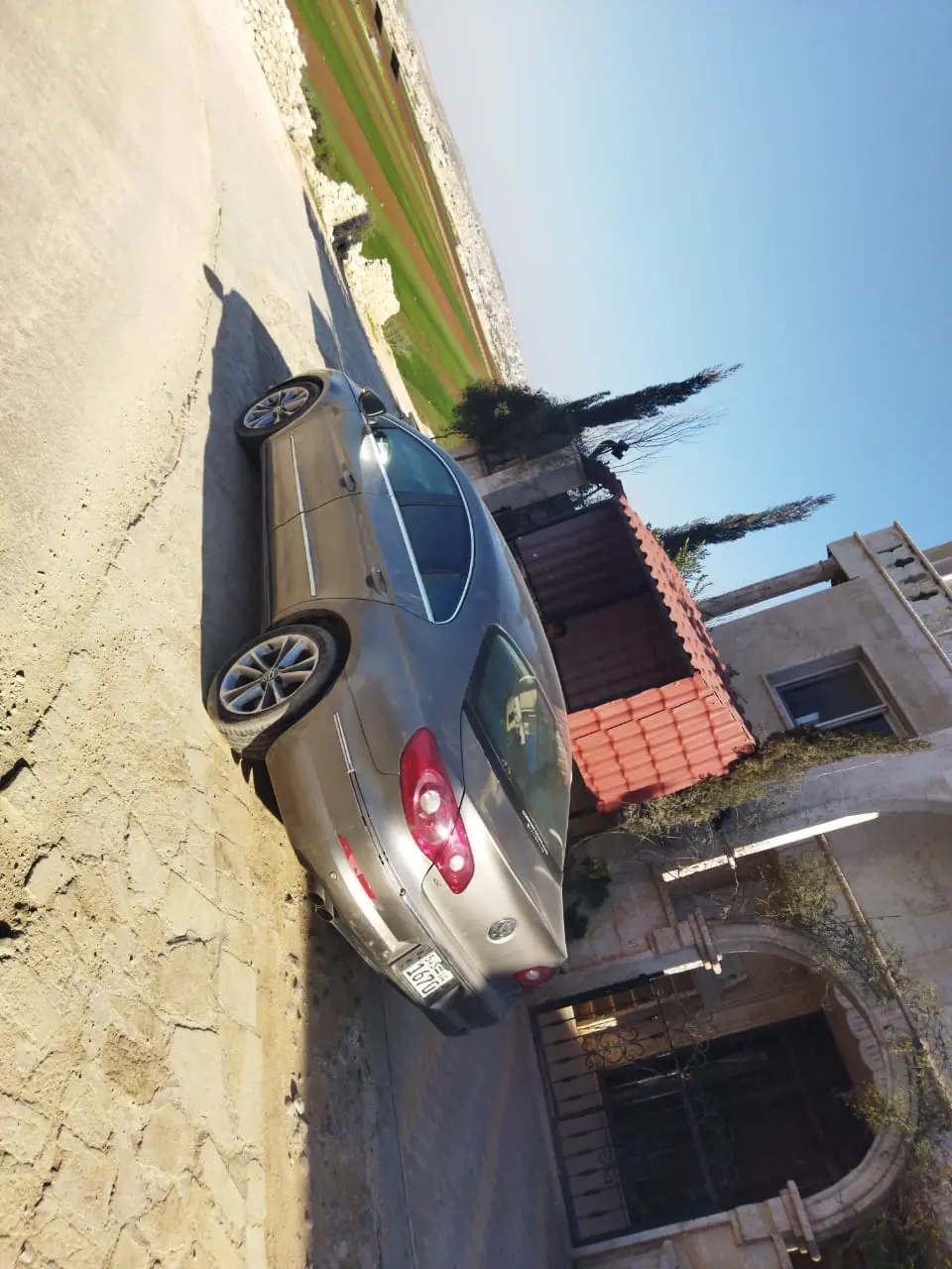 فولكس فاجن CC 2010 سيدان بتصميم كوبيه رياضي - صورة 1