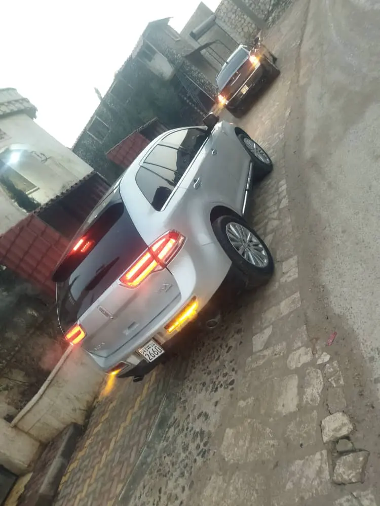 لنكولن MKX 2012 SUV بنزين أوتوماتيك - صورة 2