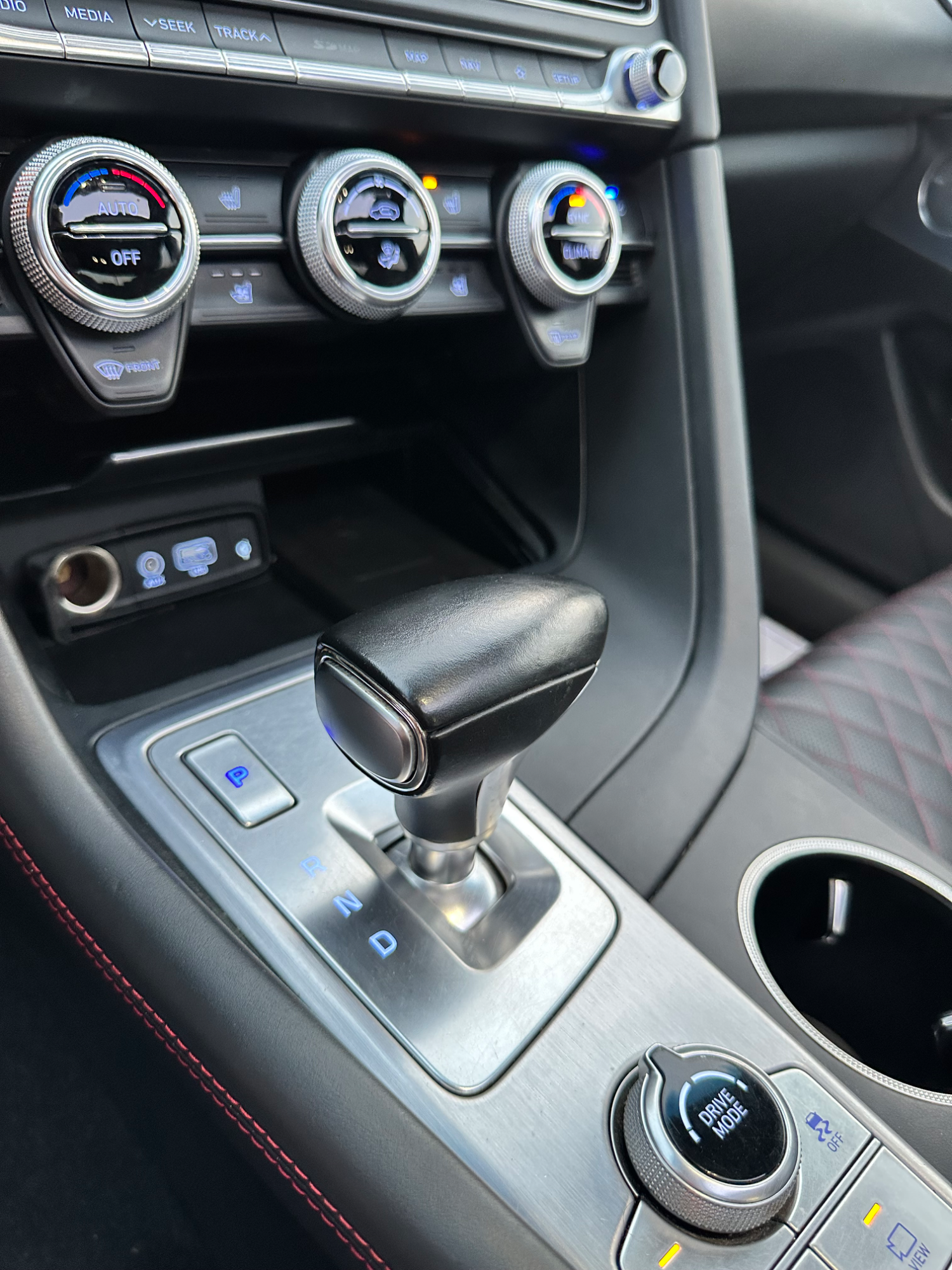 جينيسيس يلي يدور النظيف بوالين الوكالة g70 سته سلندر تيربو 3.3 خالية العلام كاملة المواصفات كلين تايتل - صورة 14