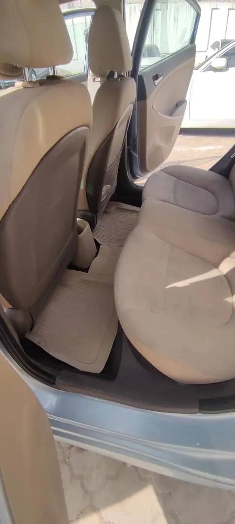 هيونداي أكسنت 2014 أتوماتيك بحالة جيدة - صورة 2