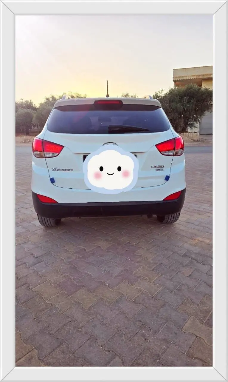 هيونداي توسان 2012 ديزل للبيع -  أوتوماتيك بحالة ممتازة - صورة 2