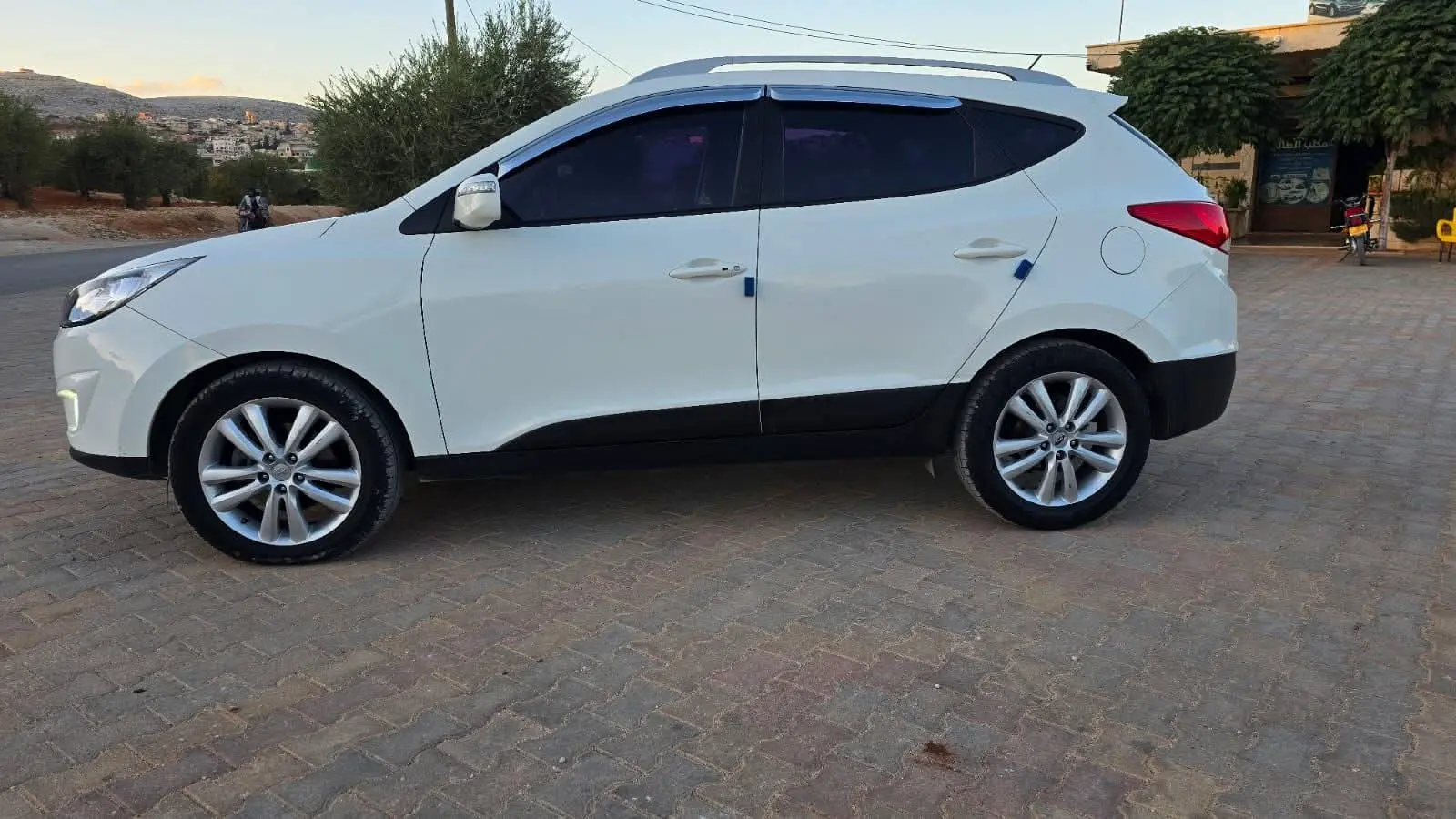 هيونداي توسان 2012 ديزل للبيع -  أوتوماتيك بحالة ممتازة - صورة 4