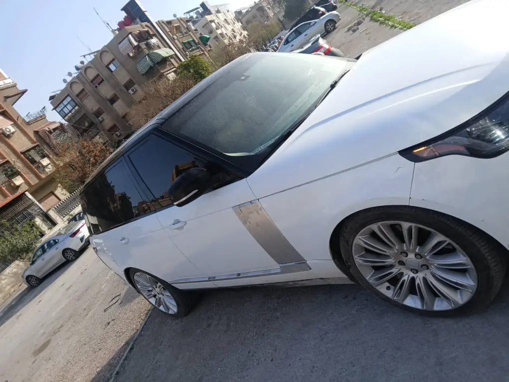لاند روفر رنج روفر 2020 بحالة الوكالة - صورة 2