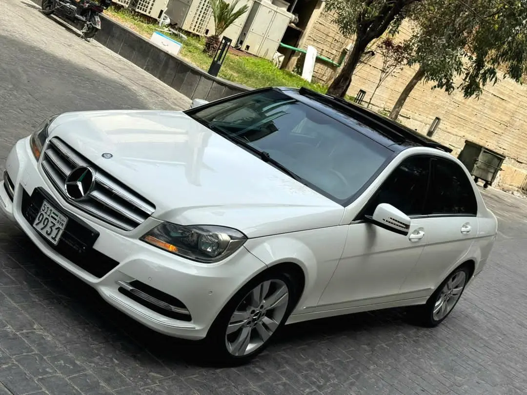 مرسيدس-بنز C200 2013 بحالة ممتازة