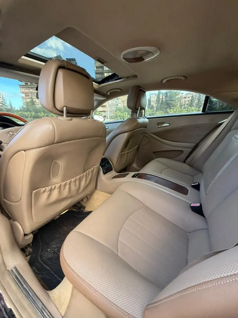 مرسيدس بنز CLS350 موديل 2007 بحالة ممتازة - صورة 3