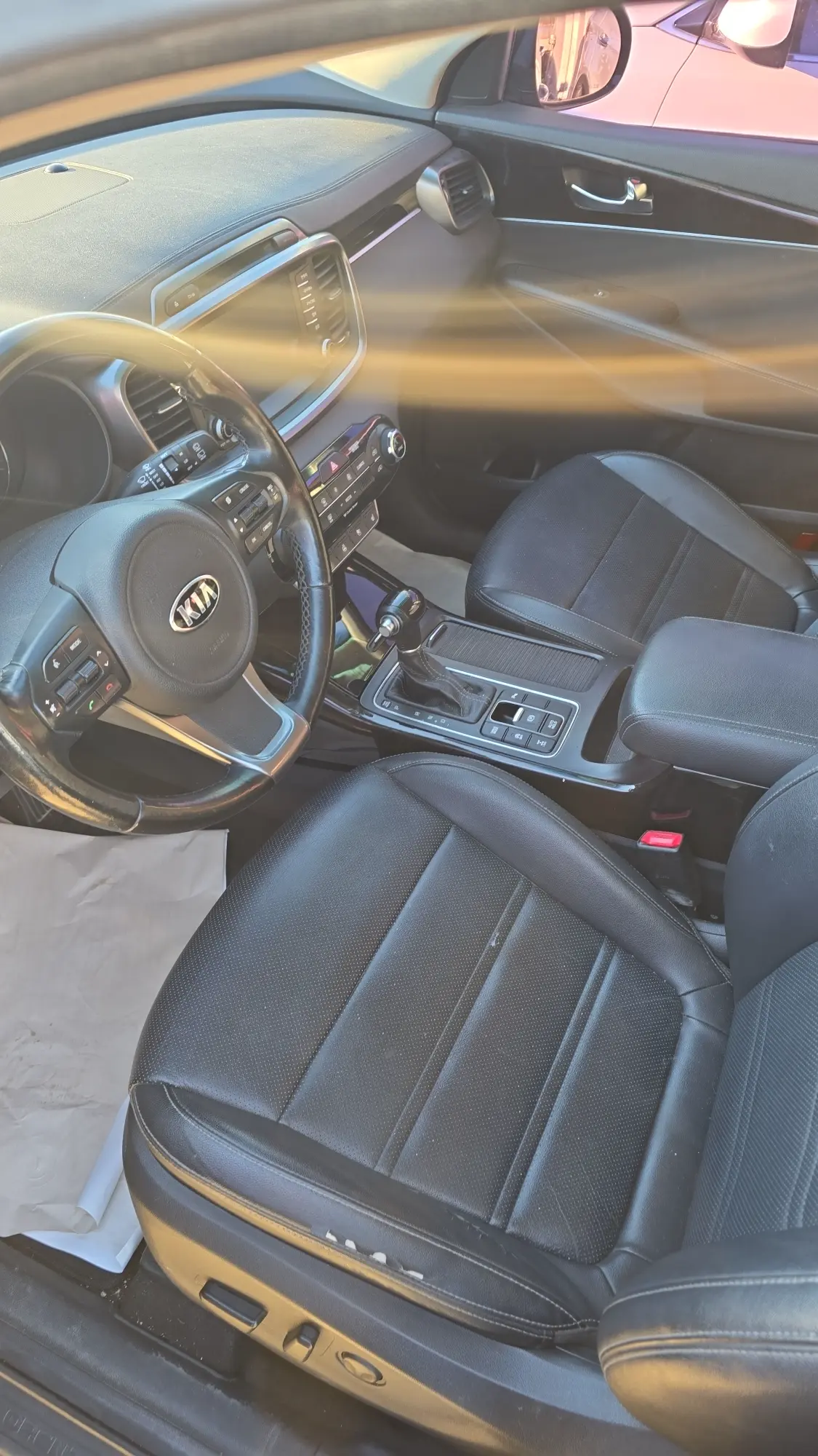 كيا سورينتو 2016 بحالة ممتازة ومواصفات كاملة - صورة 4