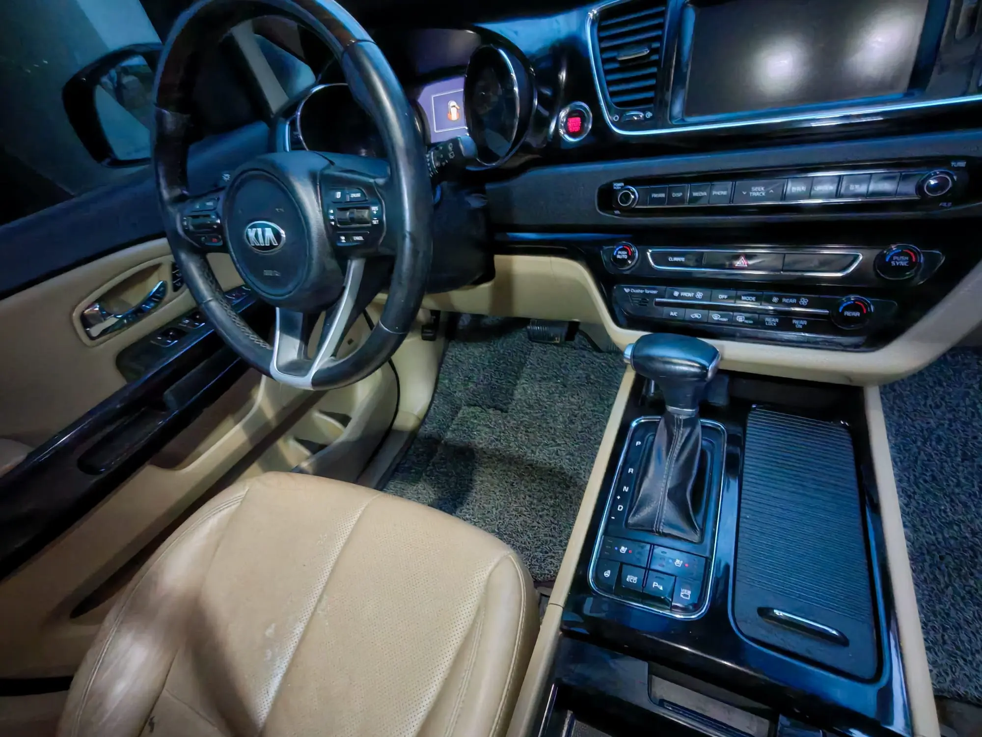 كرنفال لموزين ديزل 2018  Carnival Limousine 2018 ادخال جديد اكمل وصف رقم 1 وارد كوري  فرش جلد ملكي ( - صورة 6