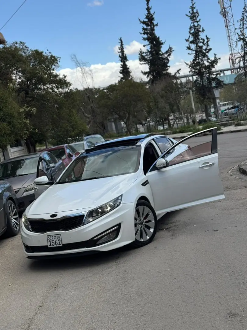 كيا أوبتيما 2012 بحالة ممتازة وسقف بانورامي - صورة 1