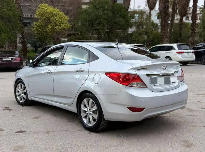 هيونداي أكسنت 2011 بحالة ممتازة واقتصادية - صورة 3