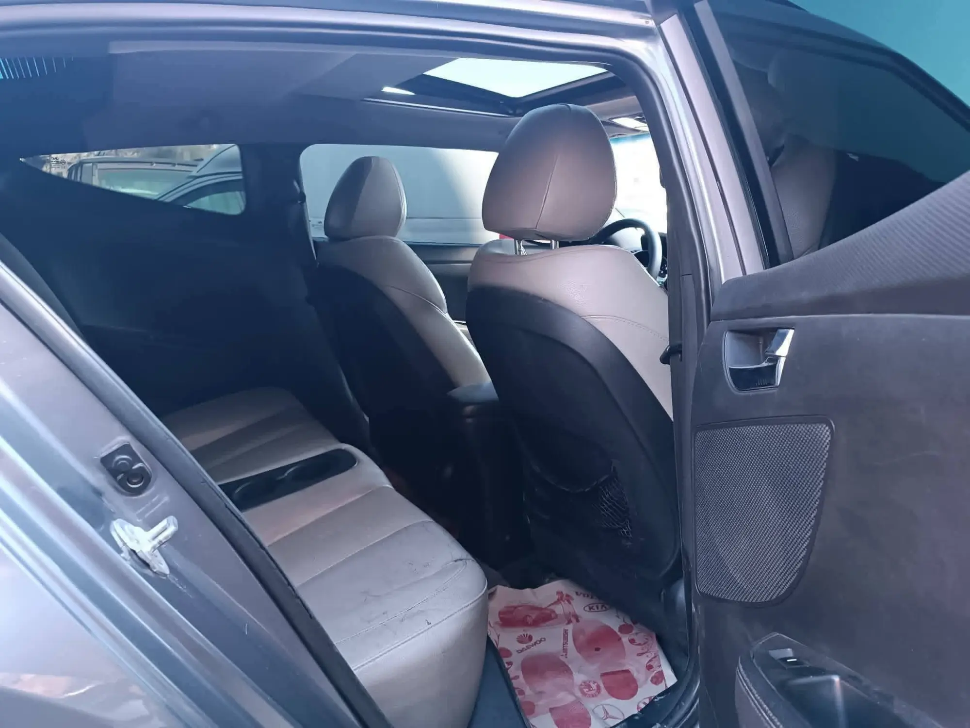 هيونداي فيلوستر 2015 بحالة ممتازة - صورة 6