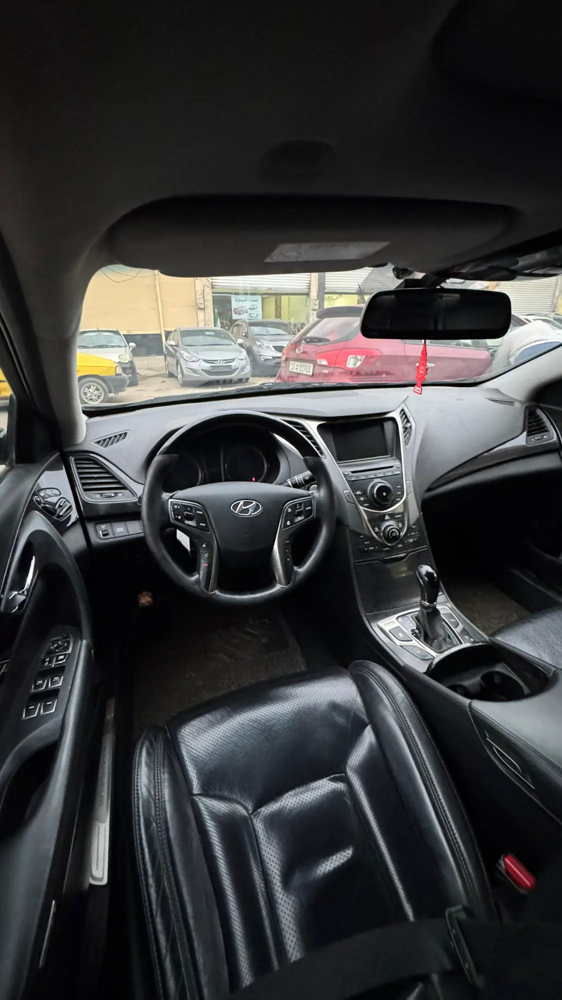 هيونداي أزيرا 2013 فل كامل بحالة ممتازة - صورة 6