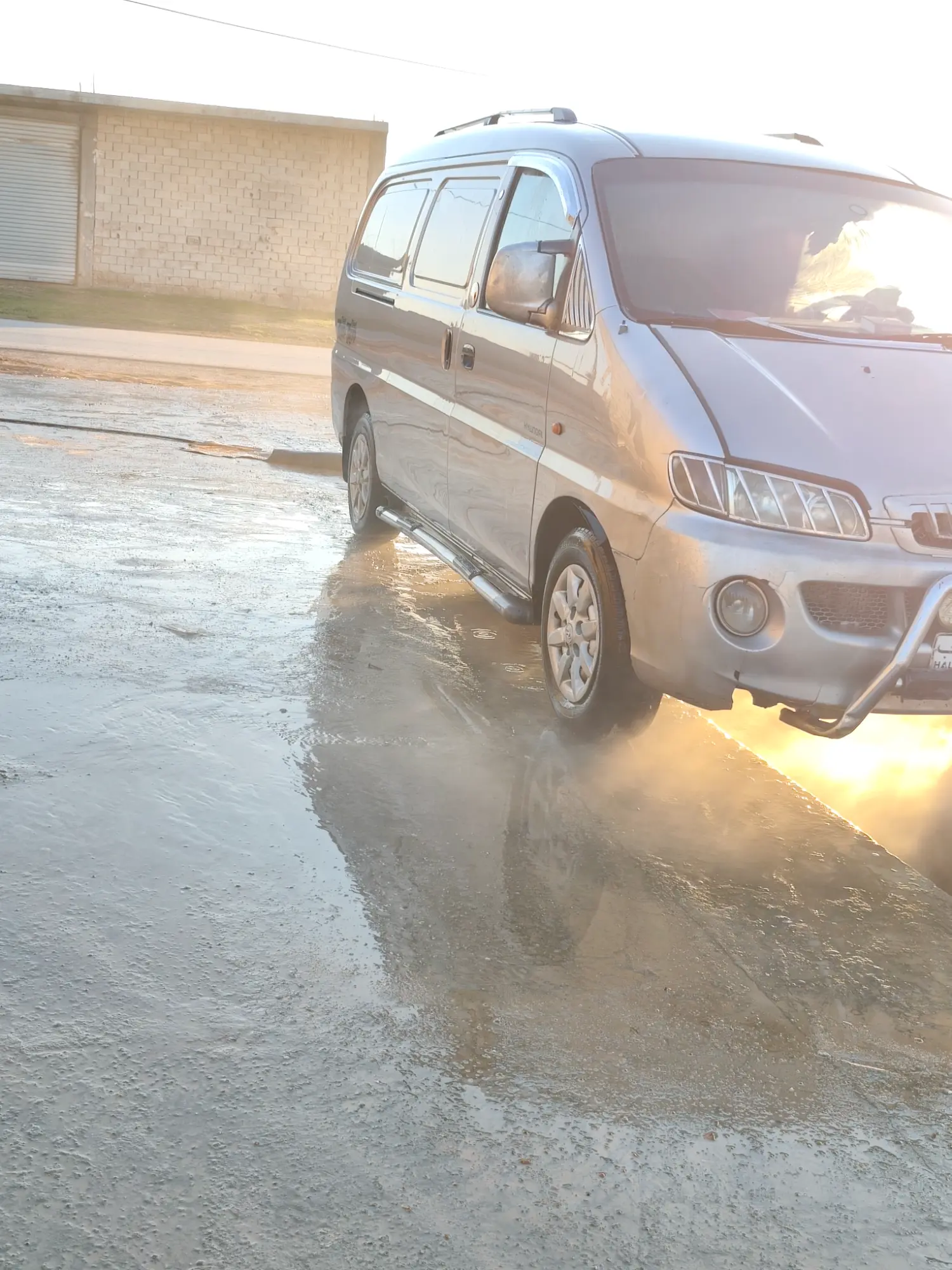 هيونداي  ستاريكس موديل 2024 بحالة وكالة - صورة 3