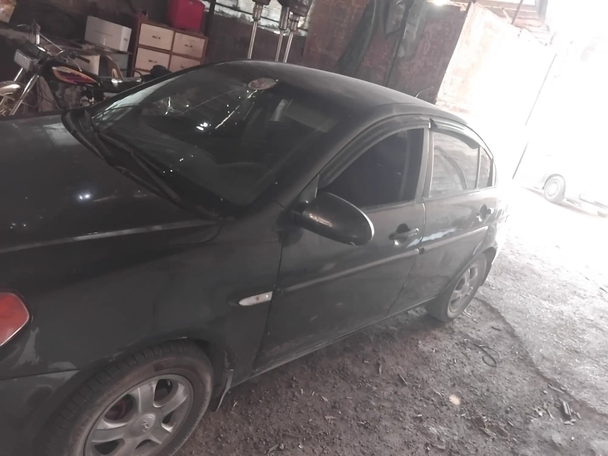 هيونداي فيرنا 2006 سيارة اقتصادية وموثوقة - صورة 3