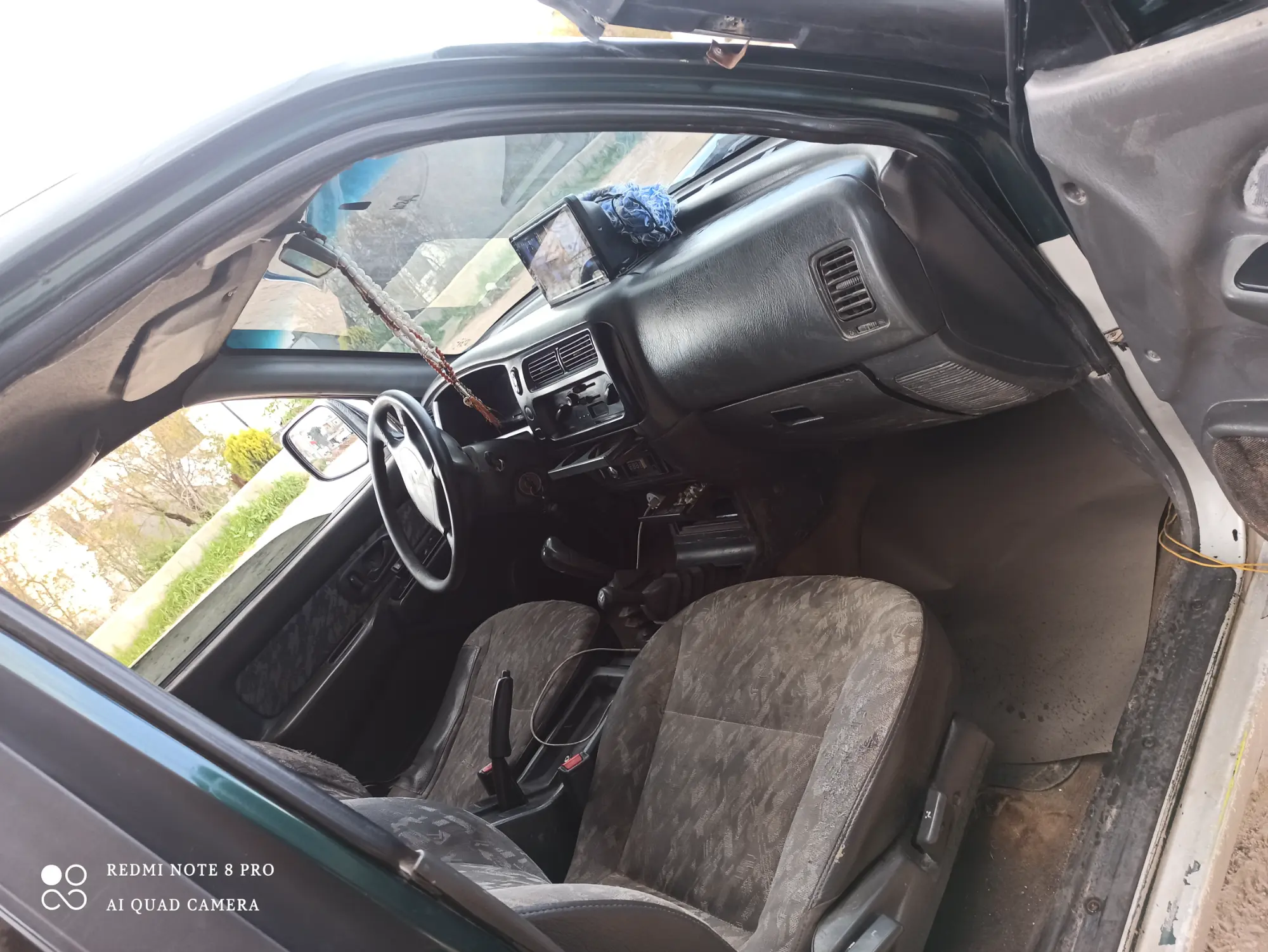 ميتسوبيشي L200 موديل 2000 شاحنة قوية واعتمادية - صورة 3