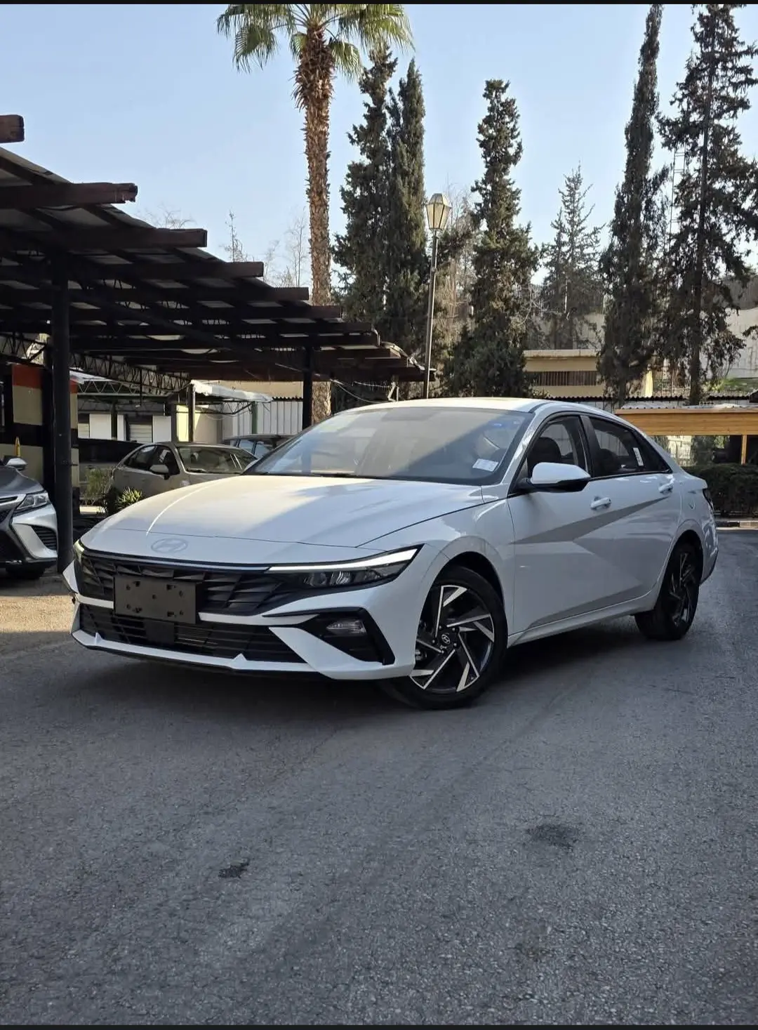 هيونداي إلنترا 2025 بحالة الوكالة٦٠٠٠كم - صورة 2