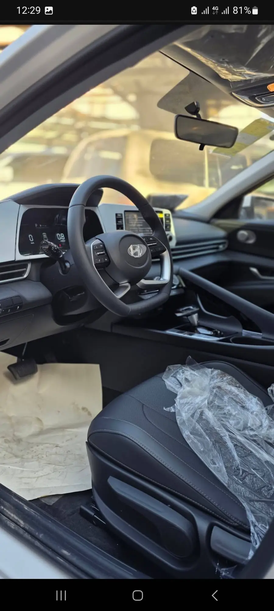 هيونداي إلنترا 2025 بحالة الوكالة٦٠٠٠كم - صورة 3