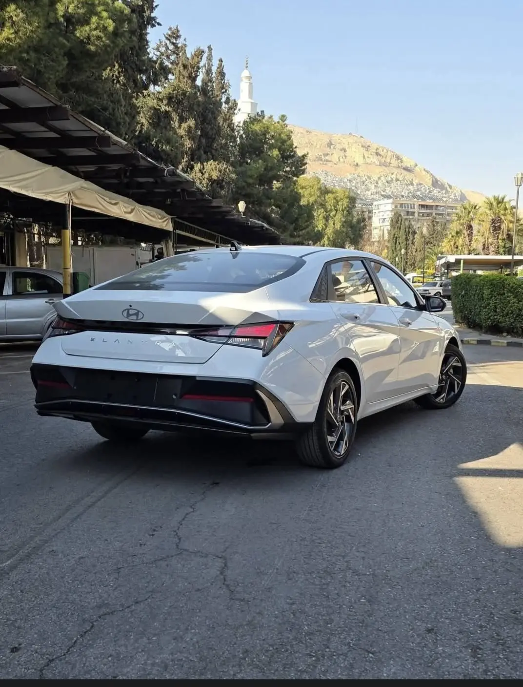 هيونداي إلنترا 2025 بحالة الوكالة٦٠٠٠كم - صورة 5