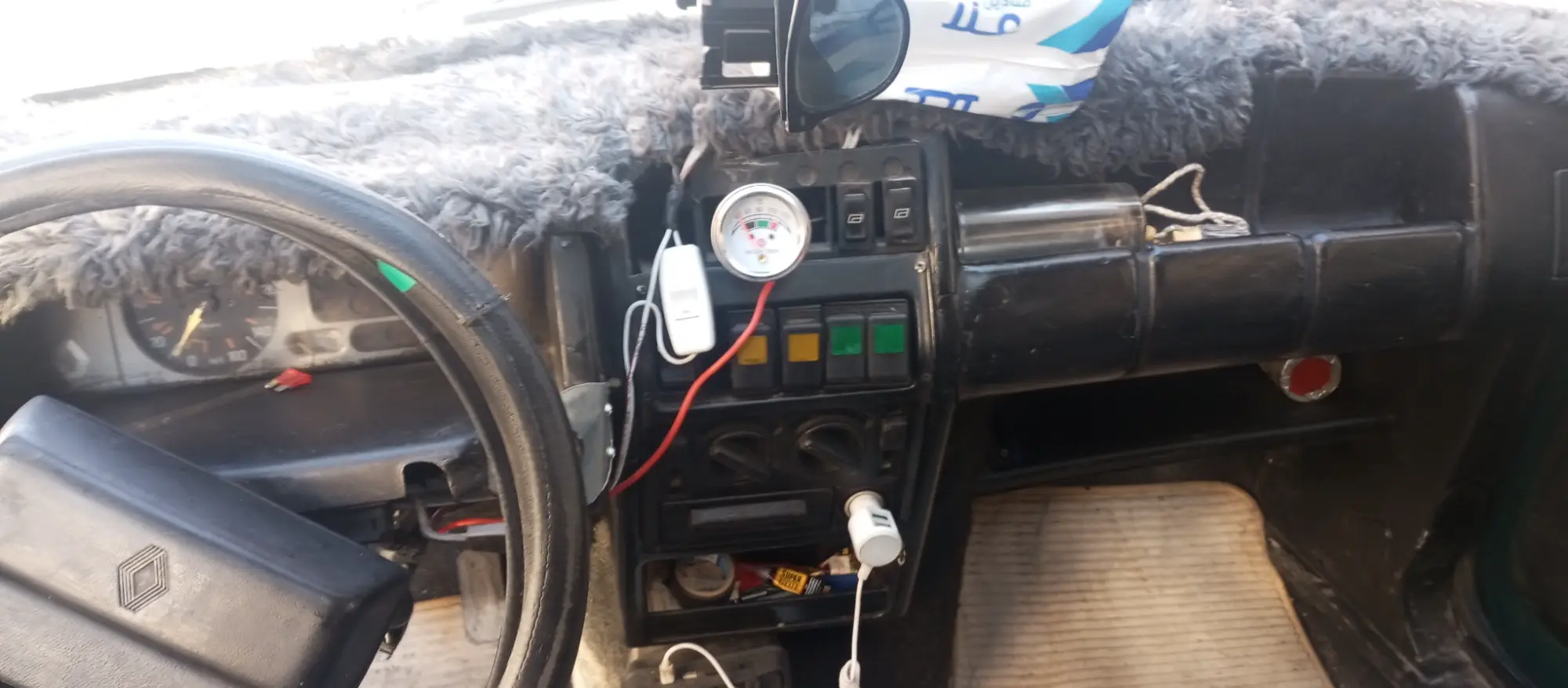 رينو 5 كلاسيكية موديل 1975 بحالة مميزة - صورة 2