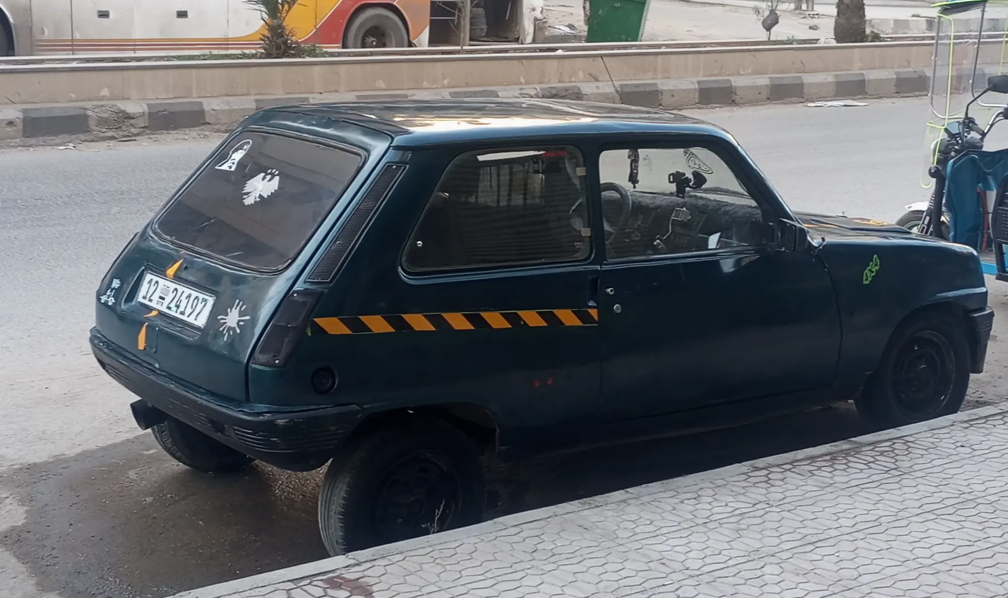 رينو 5 كلاسيكية موديل 1975 بحالة مميزة - صورة 3