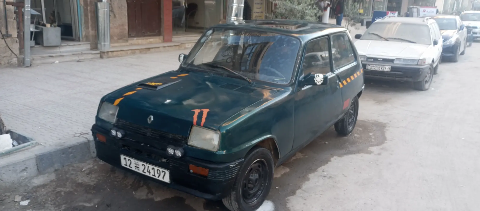 رينو 5 كلاسيكية موديل 1975 بحالة مميزة - صورة 4