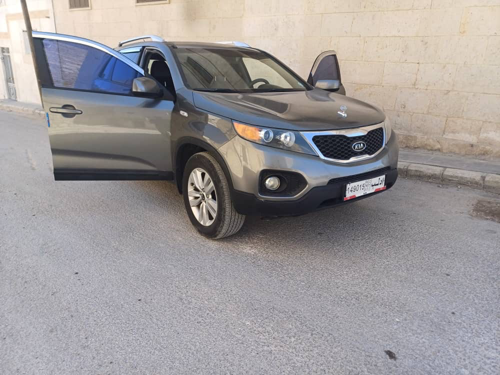 كيا سورينتو 2010 بحالة ممتازة ومواصفات كاملة - صورة 2