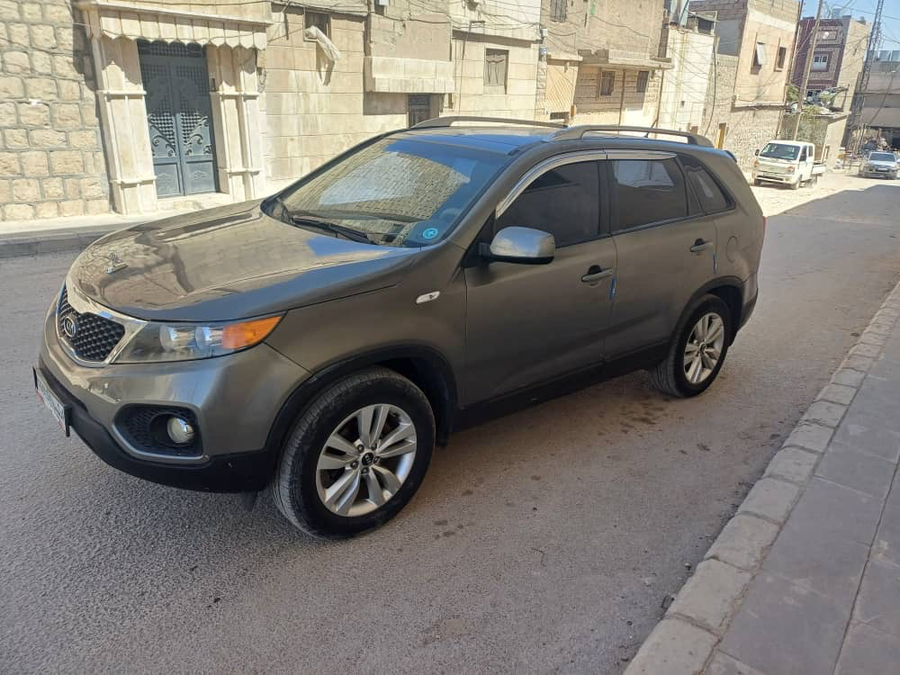كيا سورينتو 2010 بحالة ممتازة ومواصفات كاملة - صورة 3
