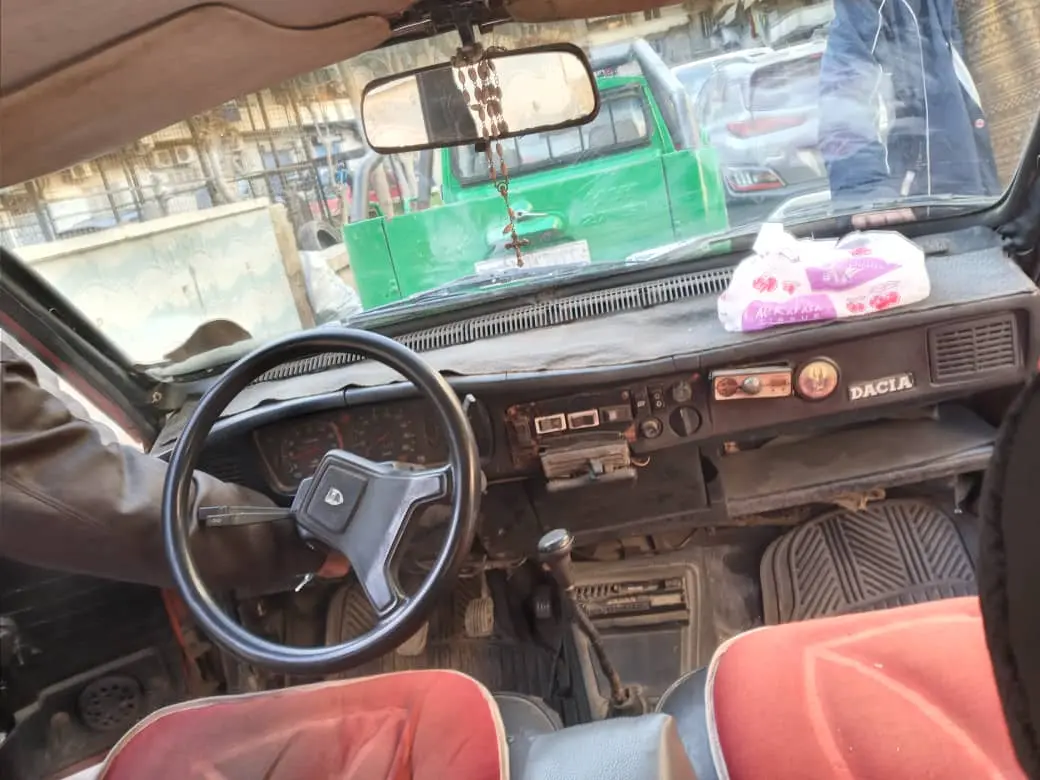 داسيا 1310 كلاسيكية بلون برتقالي مميز - صورة 2