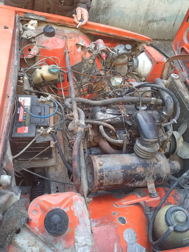 داسيا 1310 كلاسيكية بلون برتقالي مميز - صورة 3