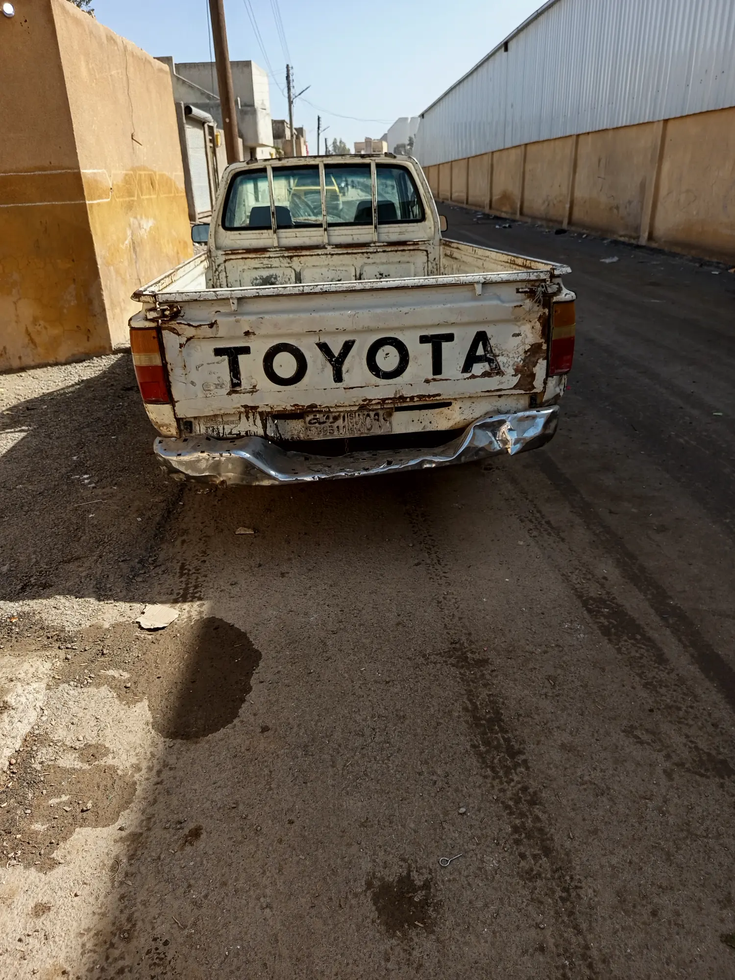 تويوتا هايلكس 1993 شاحنة اعتمادية وقوية - صورة 4