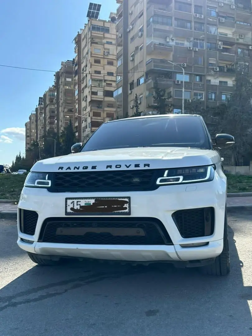 لاند روفر رنج روفر 2015 بحالة ممتازة وفخامة لا تضاهى